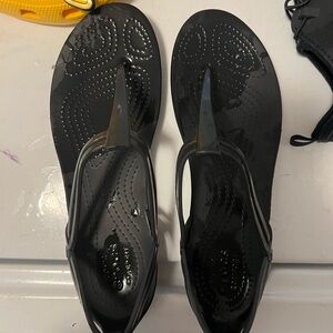 CROCS Isabella Tstrap sandal